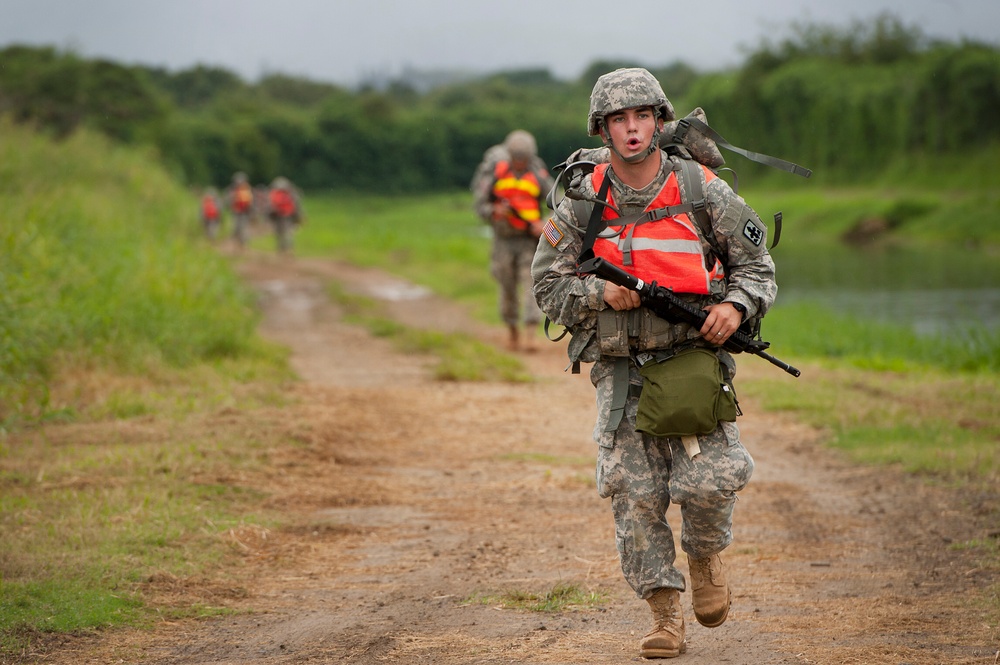 Army Guardsmen, reservists tackle challenges during Best Warrior Competition