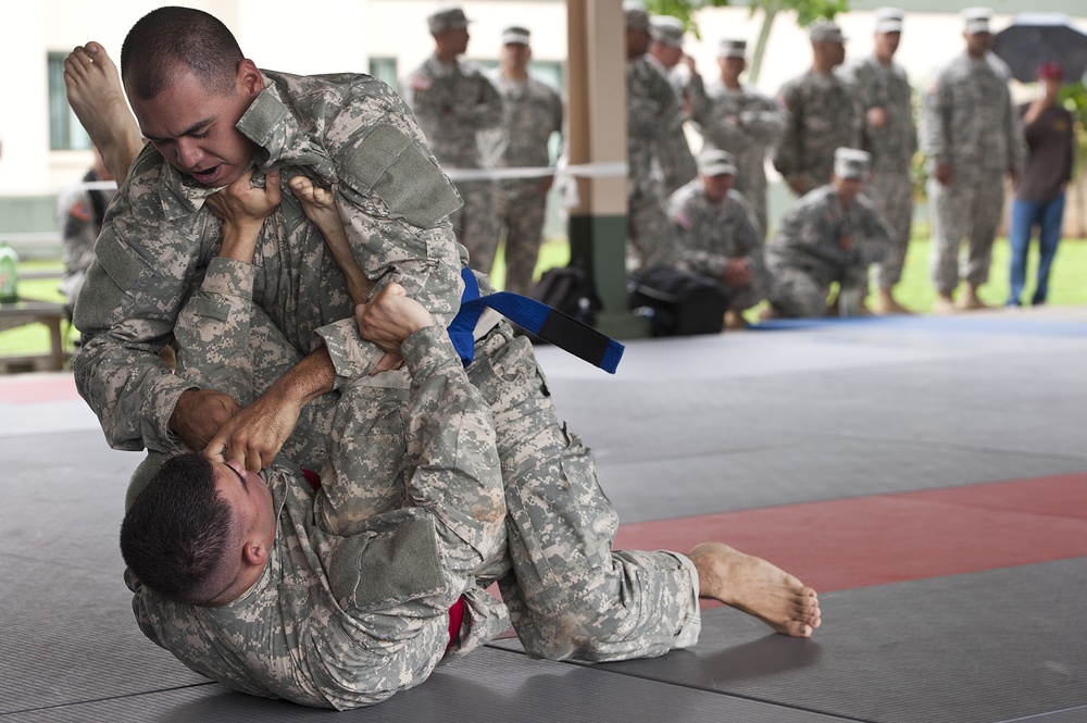 Army Guardsmen, reservists tackle challenges during Best Warrior Competition