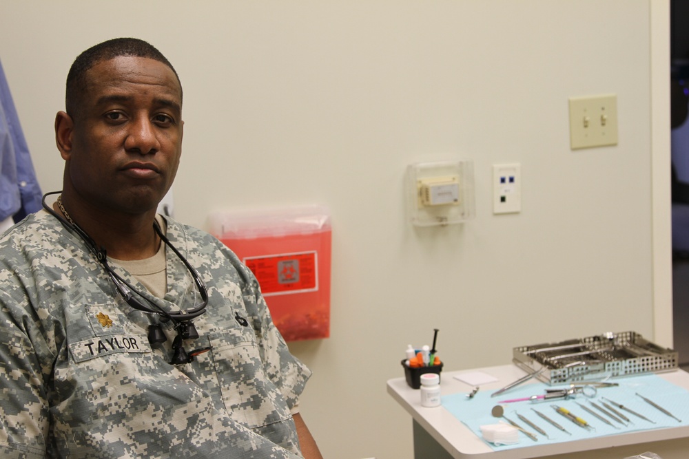 Falcon paratrooper named FORSCOM’s Dental Officer of the Year