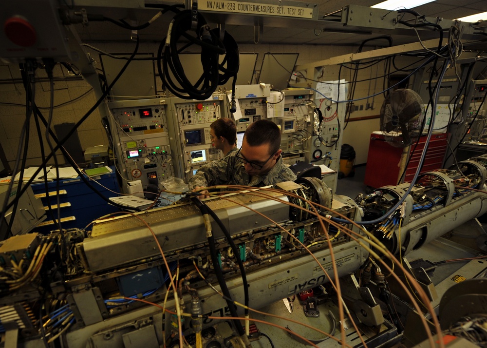 Avionics ensure ‘Draggins, Fiends’ wired, ready