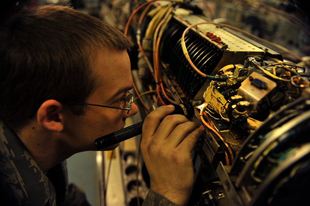 Avionics ensure ‘Draggins, Fiends’ wired, ready