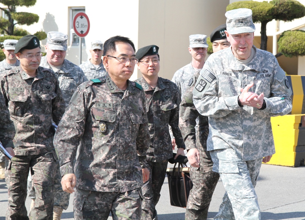 Gen. Kim visits the 19th ESC