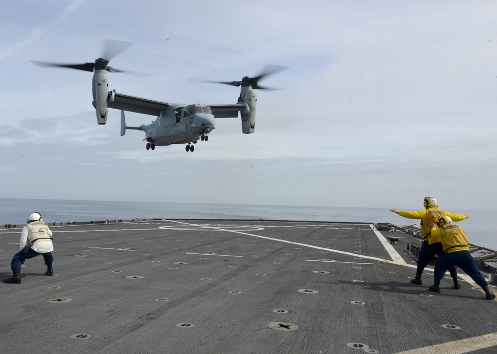 US Marines, Spanish pilots conduct bilateral carrier landings