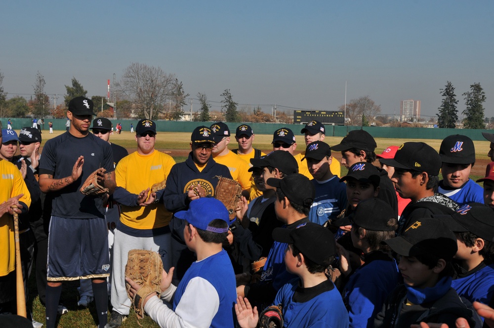 US sailors play baseball with Chilean youth