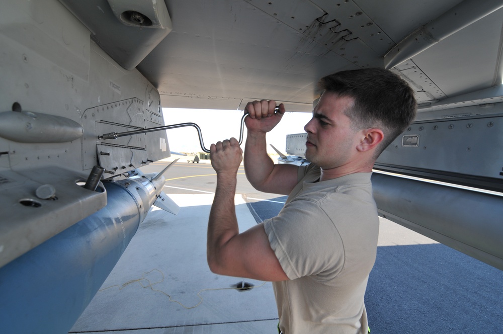 Tightening up a wing weapons pylon panel