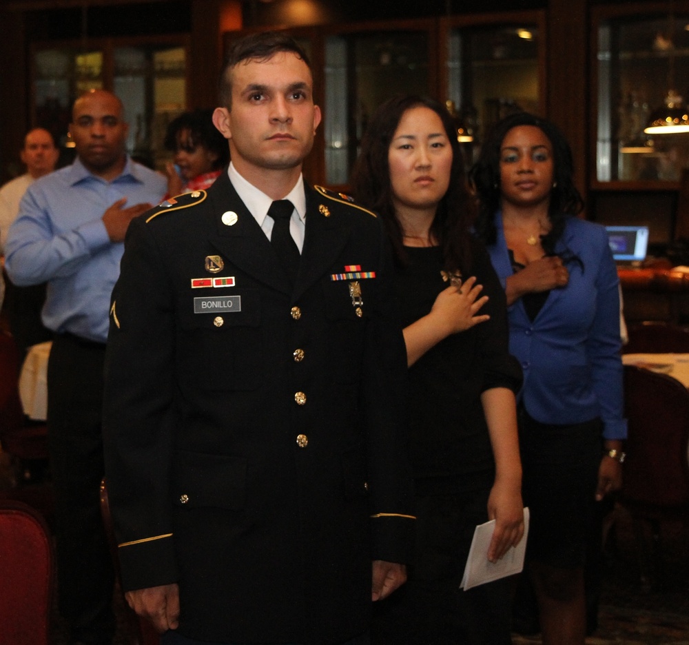 Three new US citizens naturalized in the Army