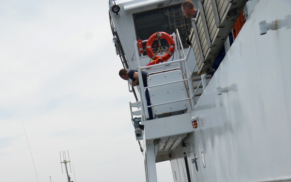 Abbie Burgess towing