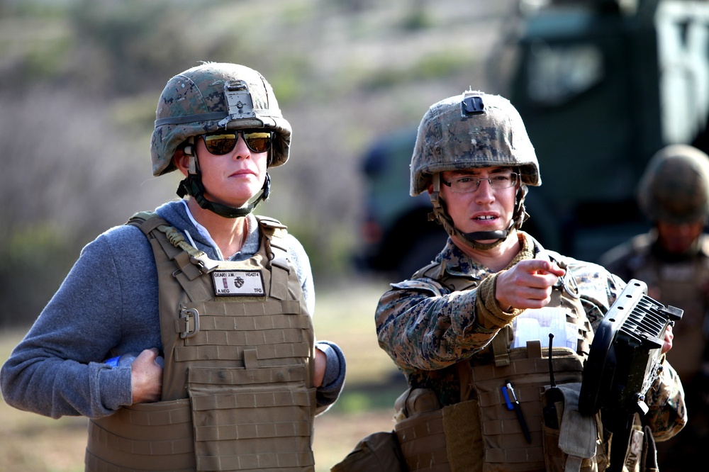 Paula Creamer visits Marines aboard Camp Pendleton