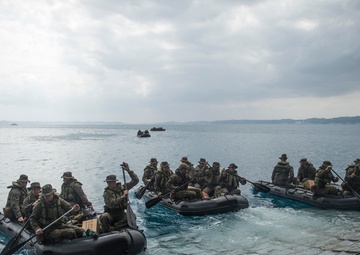 31st MEU launch and recovery operations