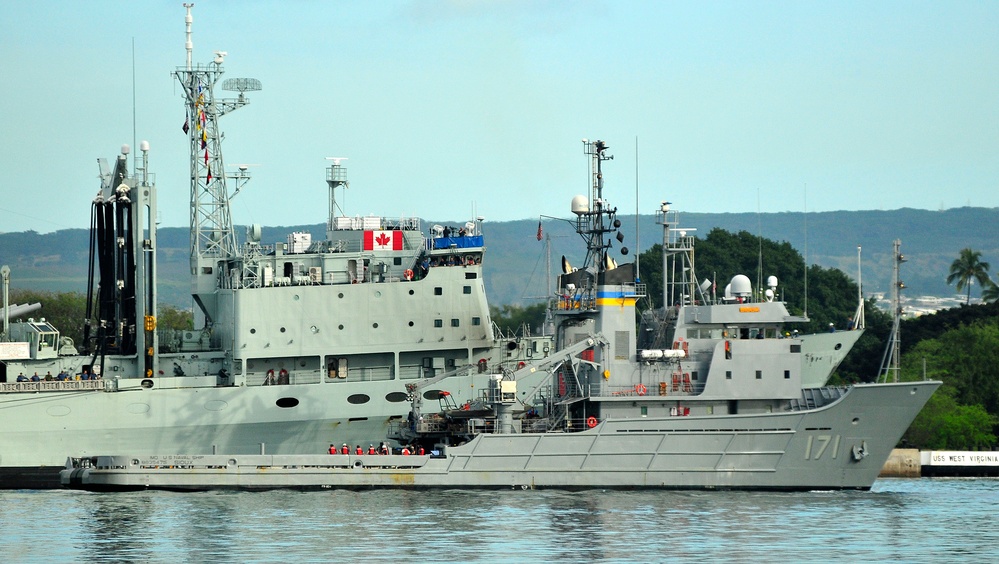 HMCS Protecteur arrives at Joint Base Pearl Harbor-Hickam