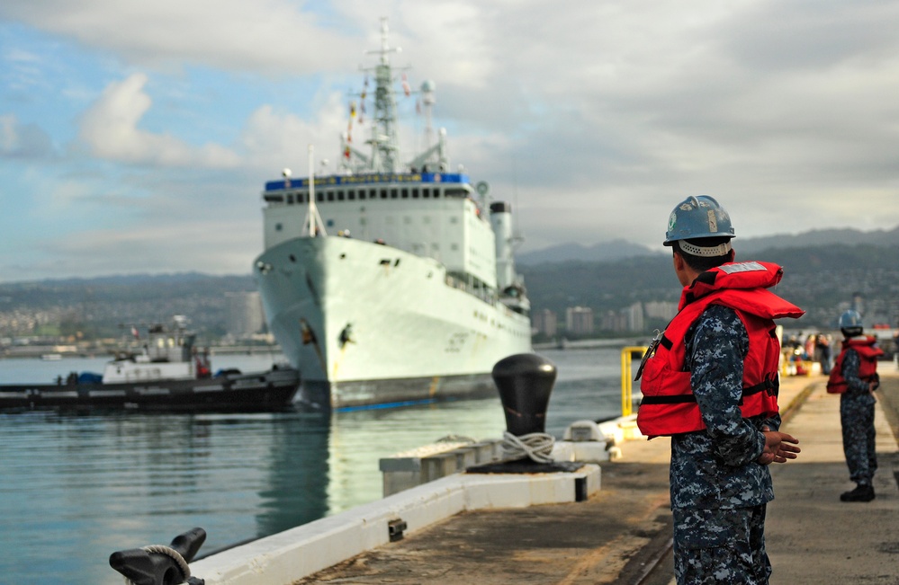 HMCS Protecteur arrives at Joint Base Pearl Harbor-Hickam