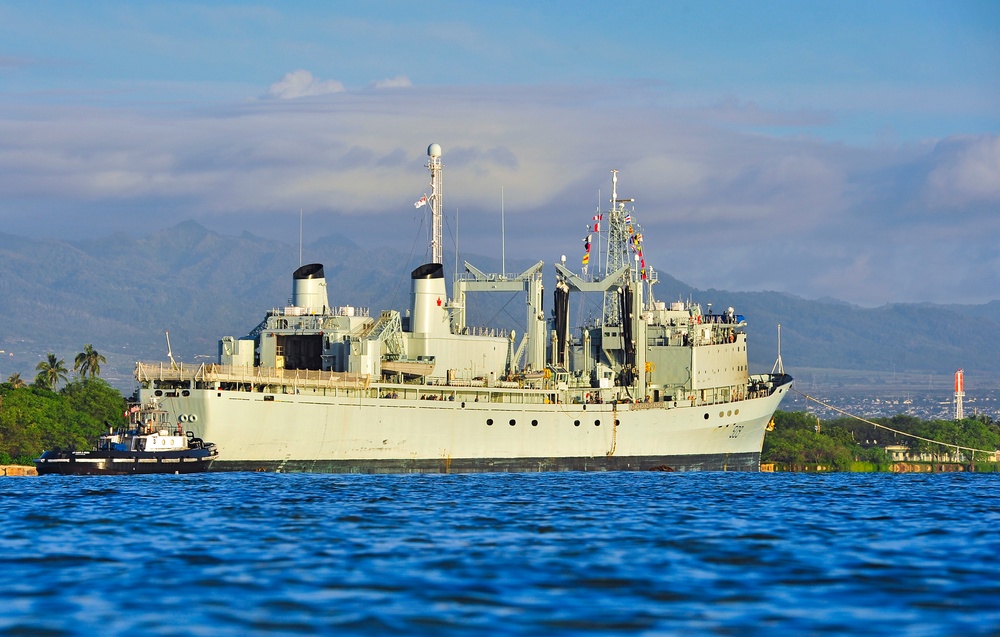 HMCS Protecteur arrives at Joint Base Pearl Harbor-Hickam