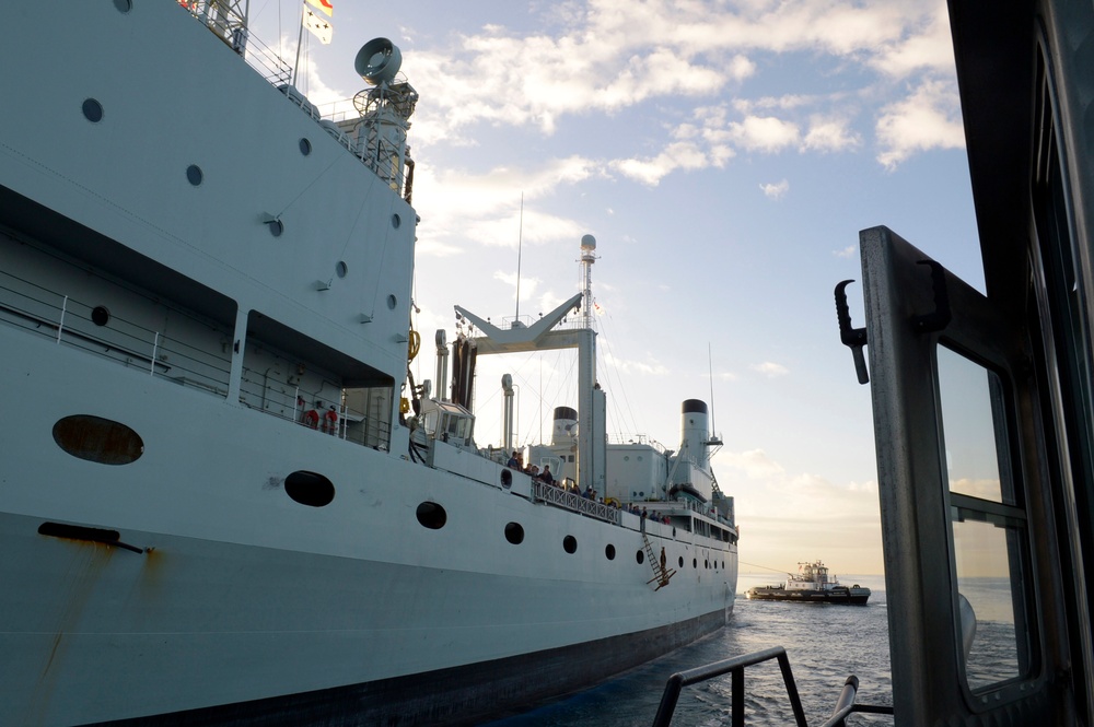 HMCS Protecteur arrives at Joint Base Pearl Harbor-Hickam