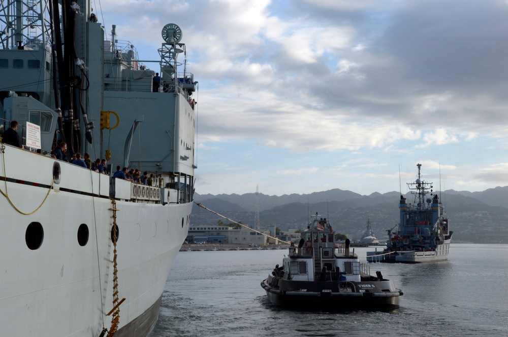 HMCS Protecteur arrives at Joint Base Pearl Harbor-Hickam