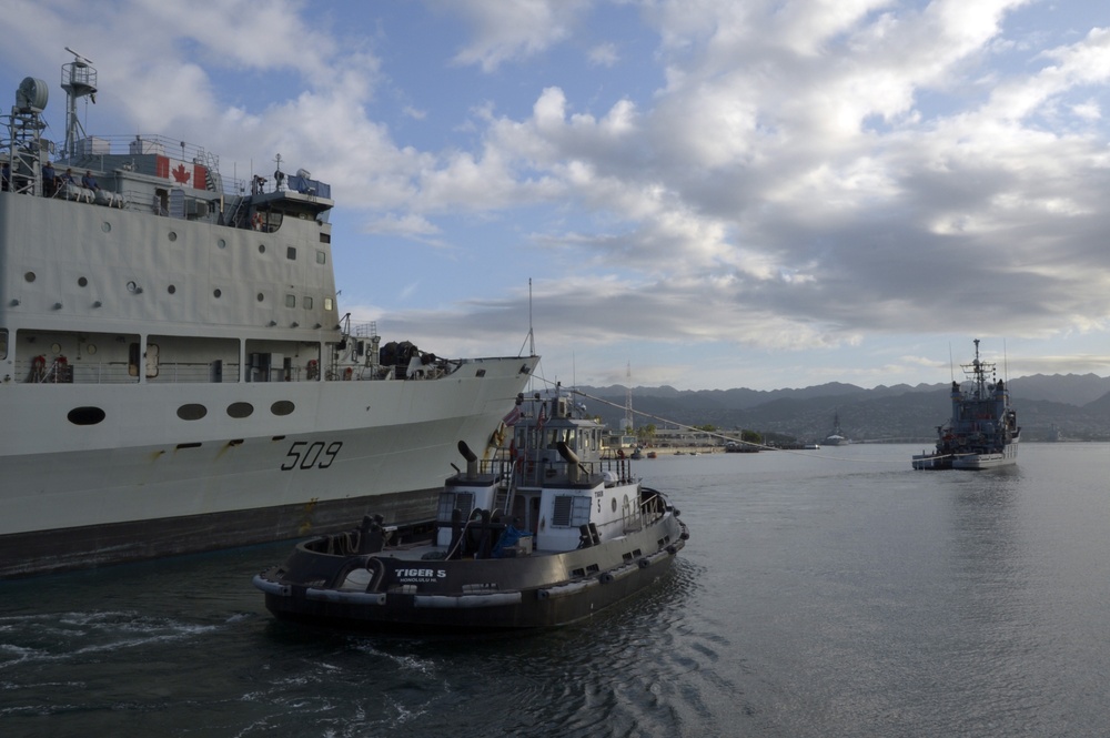 HMCS Protecteur arrives at Joint Base Pearl Harbor-Hickam