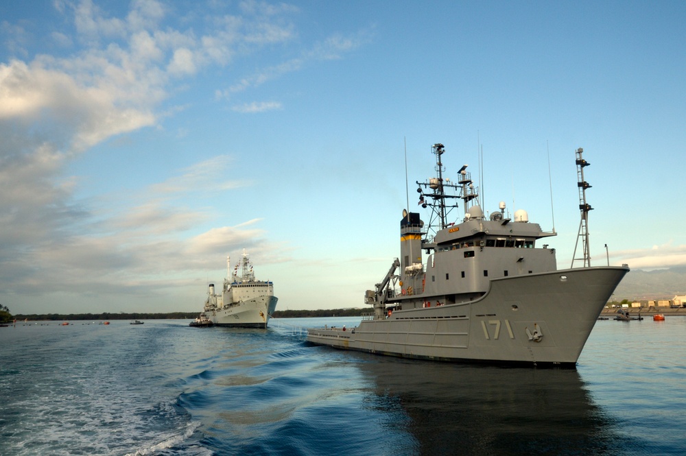 HMCS Protecteur arrives at Joint Base Pearl Harbor-Hickam