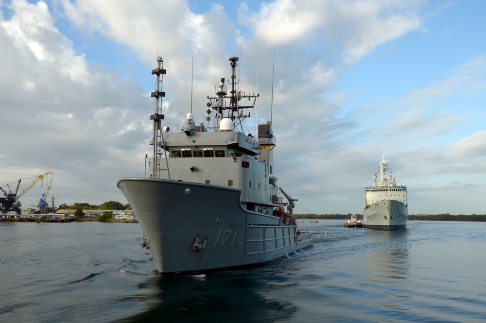 HMCS Protecteur arrives at Joint Base Pearl Harbor-Hickam