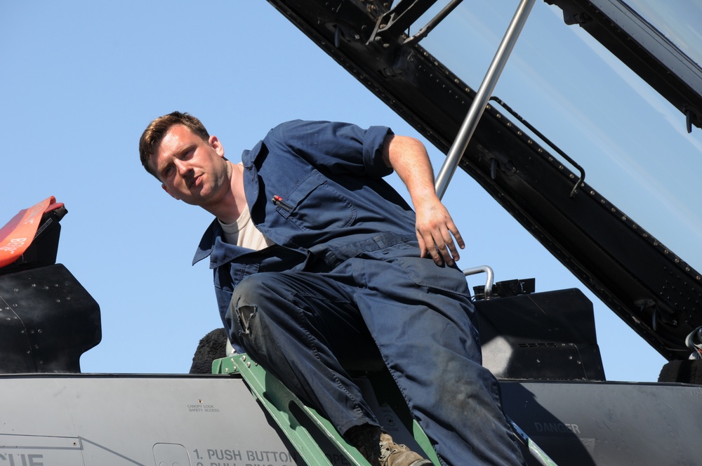 Flight operations prior to a familiarization flight