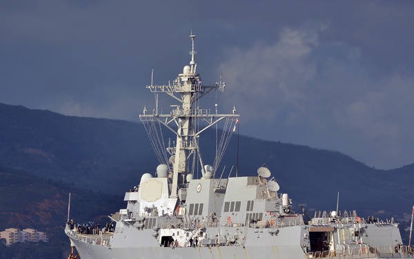 USS Truxtun departs Crete