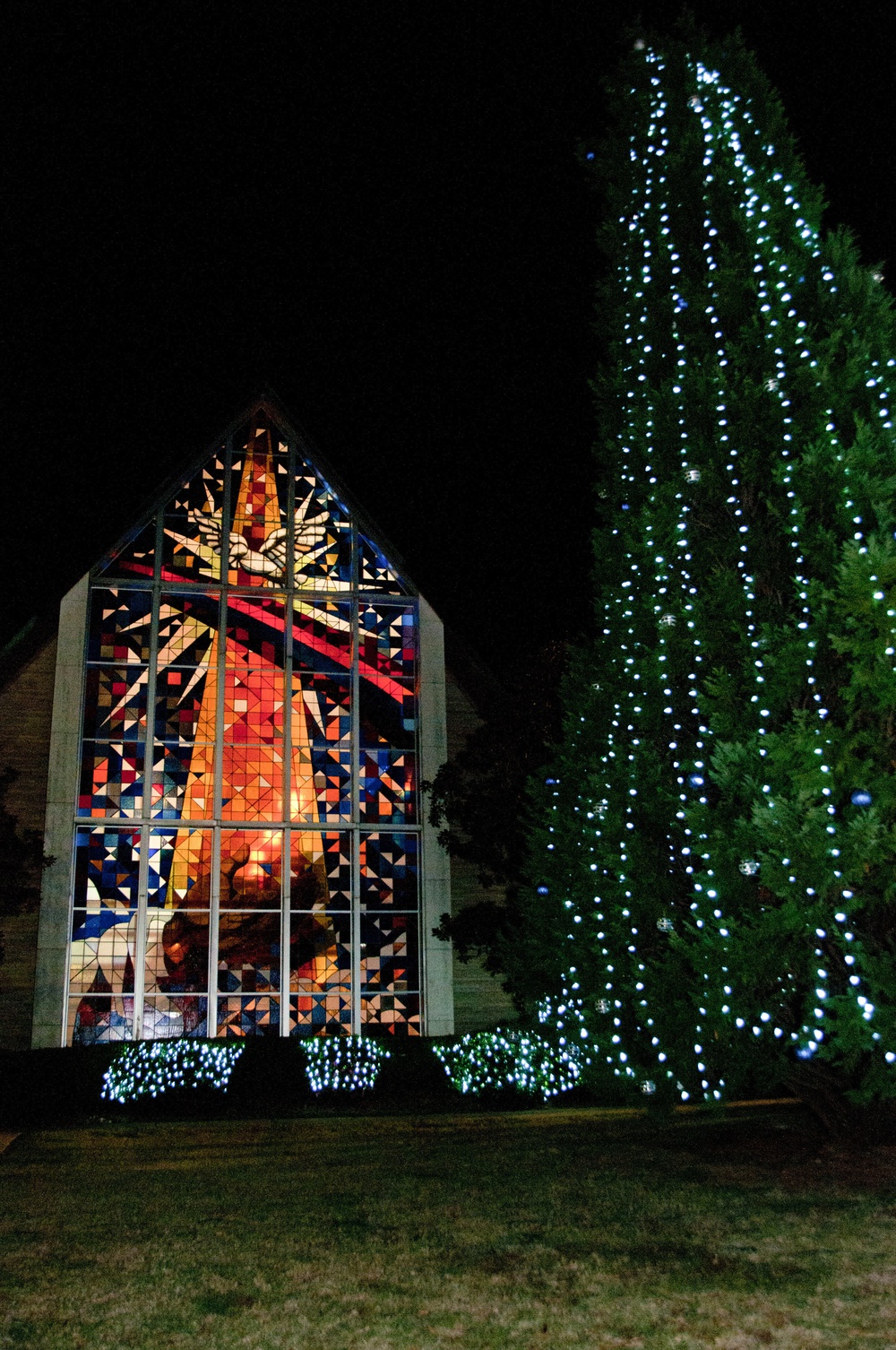 Maxwell AFB Christmas tree lighting