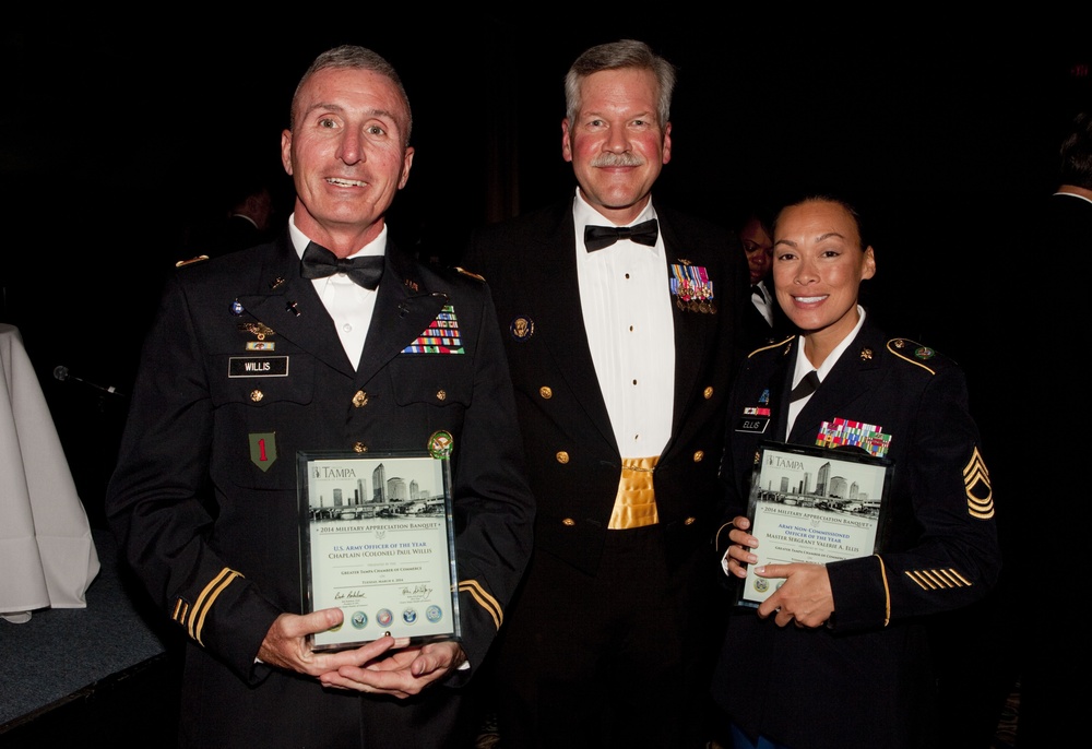 USCENTCOM, MARCENT troops receive awards during military appreciation banquet