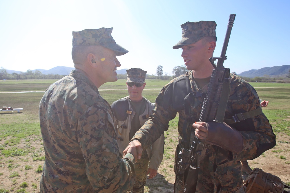 1st MLG commanding general visits Marines during 2014 Western Division matches