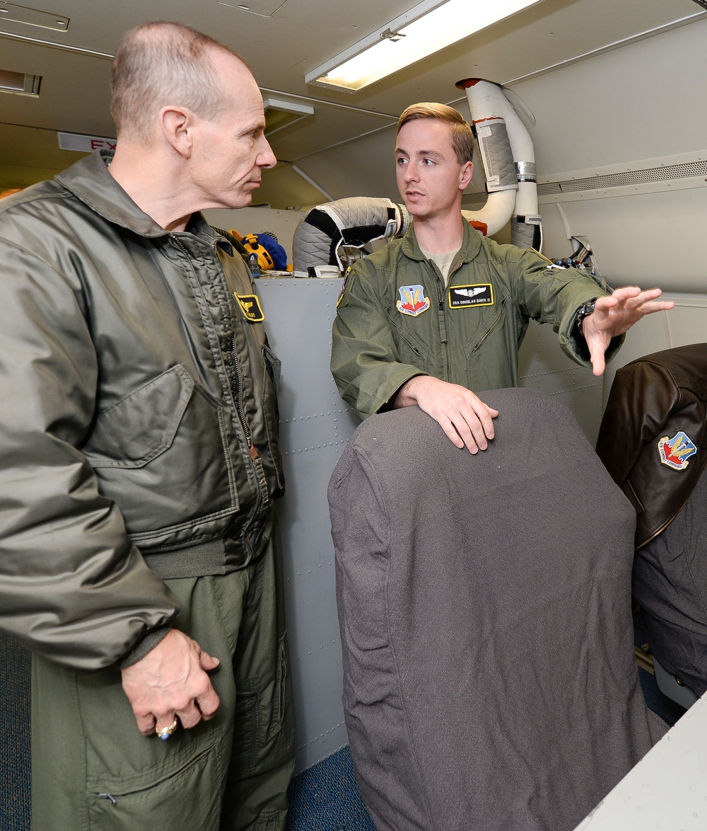 USSTRATCOM director of operations visits Team JSTARS