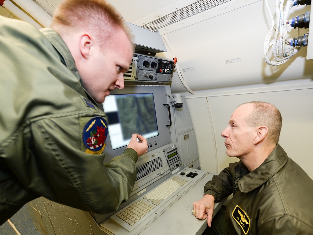 USSTRATCOM director of operations visits Team JSTARS