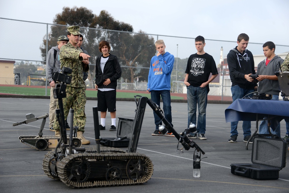 EODMU-3 visits local school