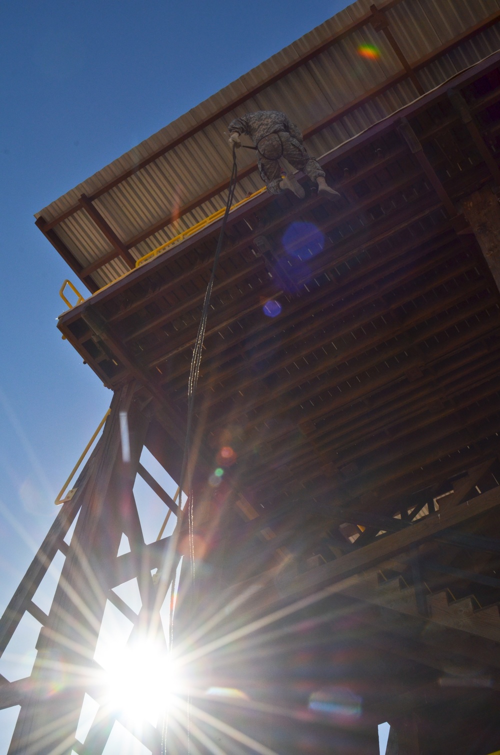 32nd AAMDC, 11th ADA Brigade conduct rappel training