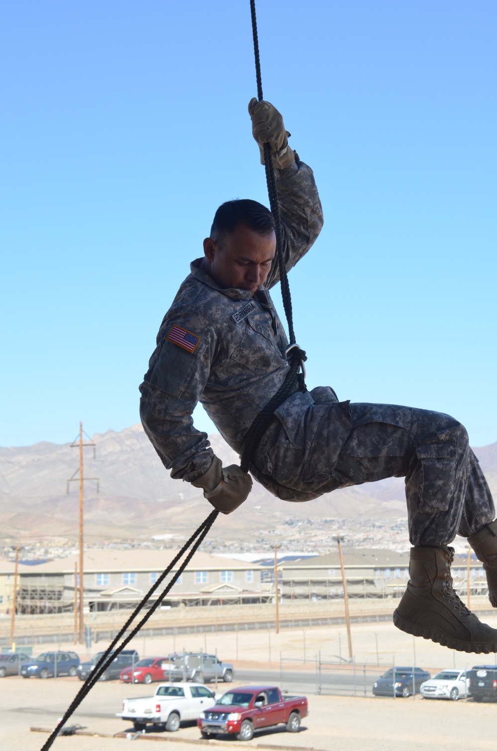 32nd AAMDC, 11th ADA Brigade conduct rappel training