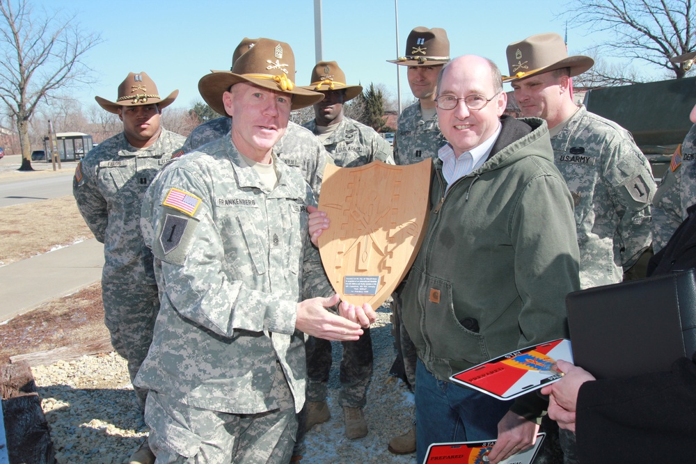 DVIDS Images Council Grove Mayor spends the day with 44 Cav. Regt. command team [Image 3 of 3]