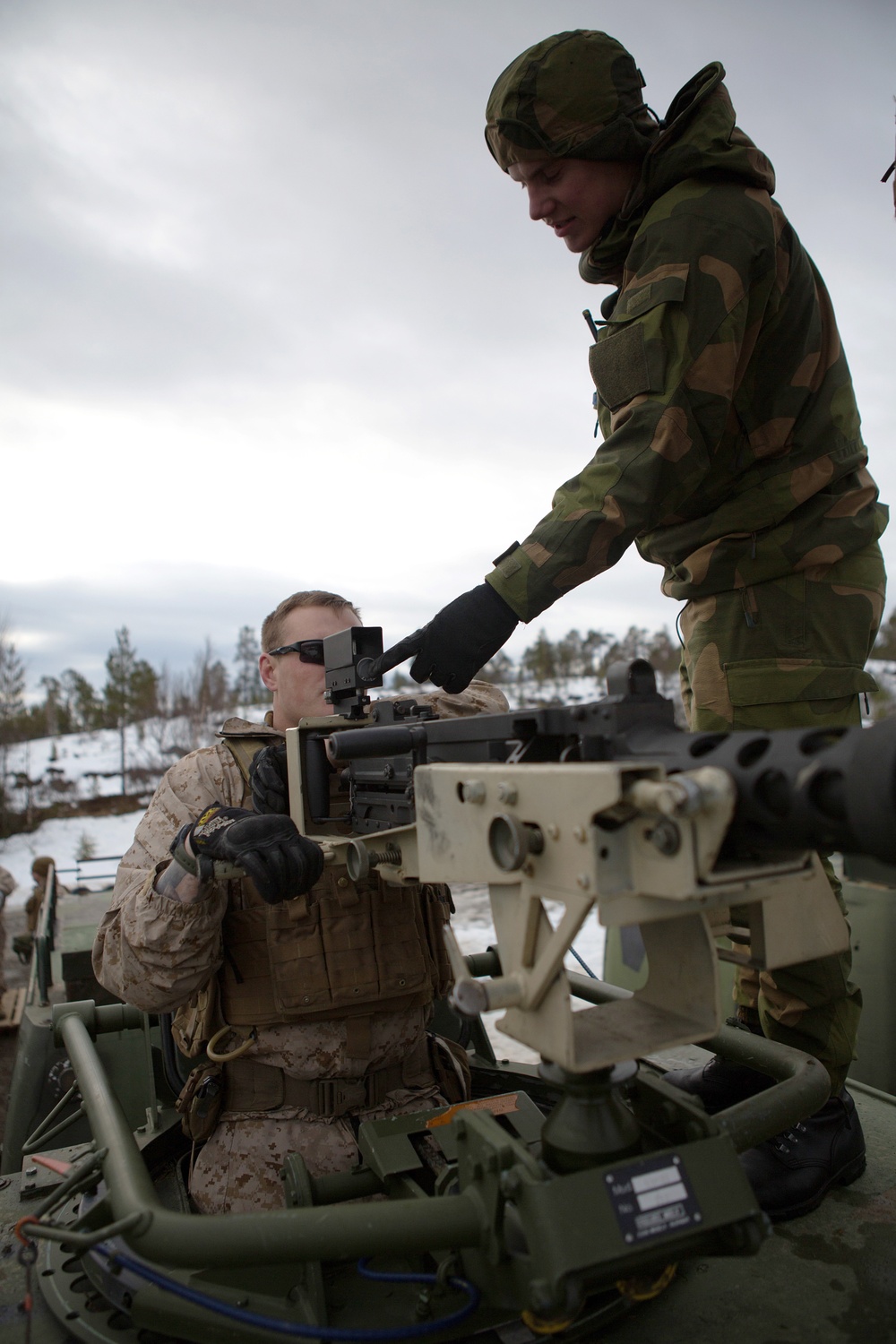 Norwegian machine gun instruction