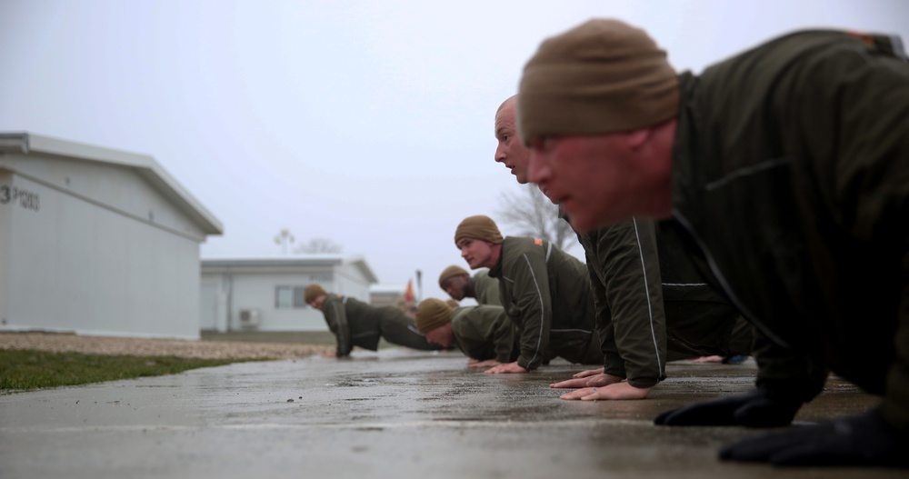 3/8 completes motivational three-mile run