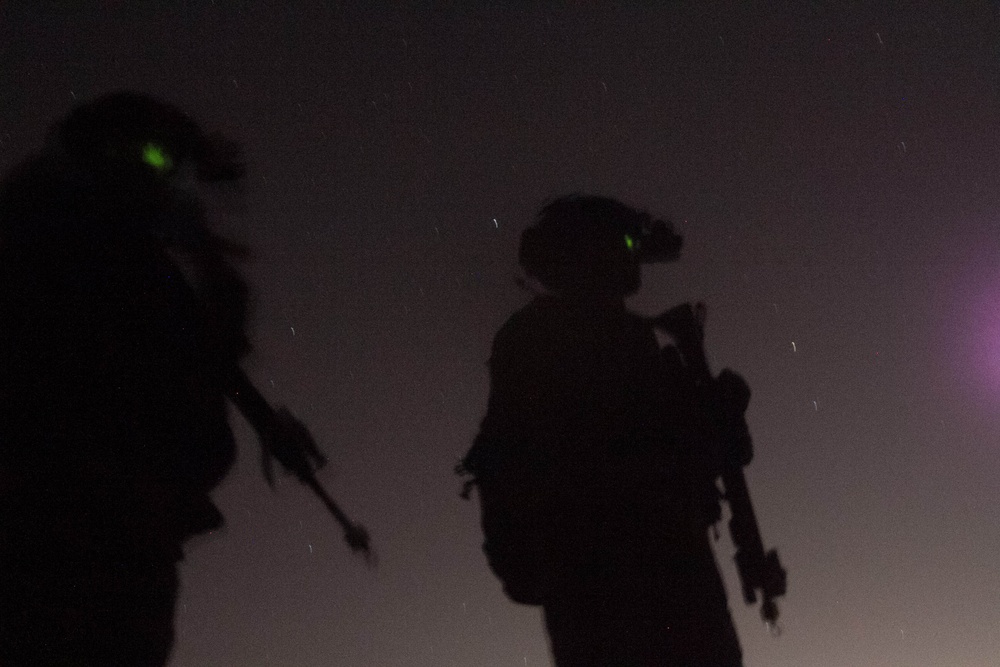 Army Rangers: night airborne operations