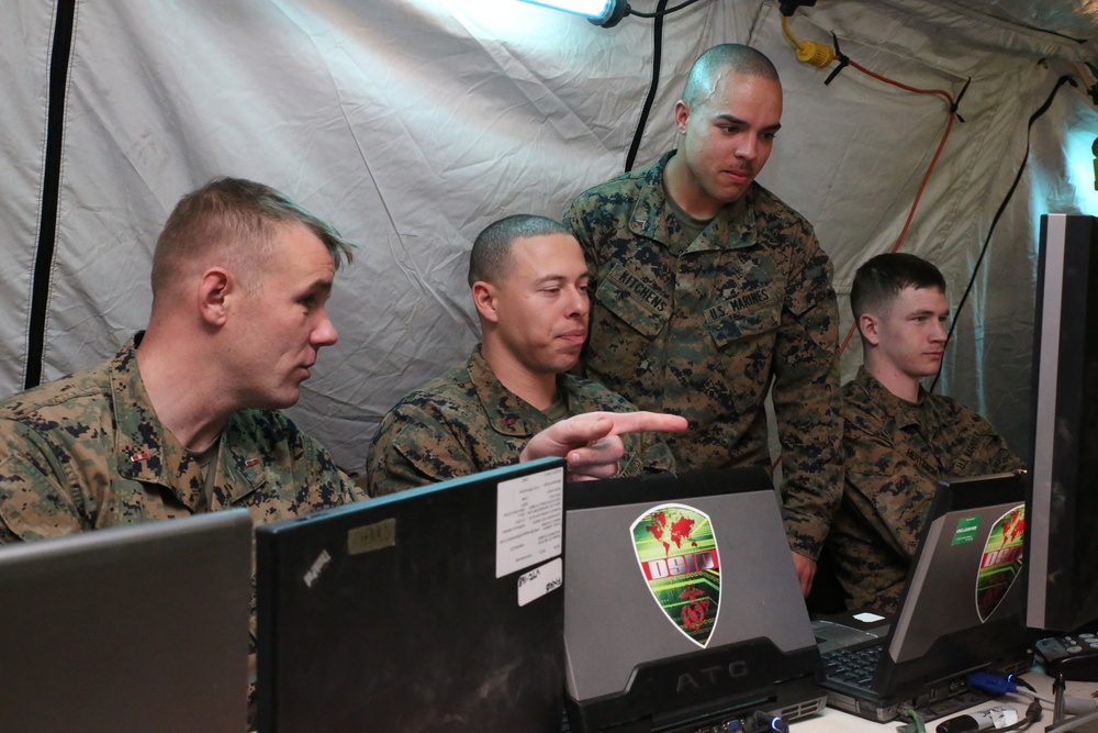 7th Communications Battalion wires up MEFEX 14