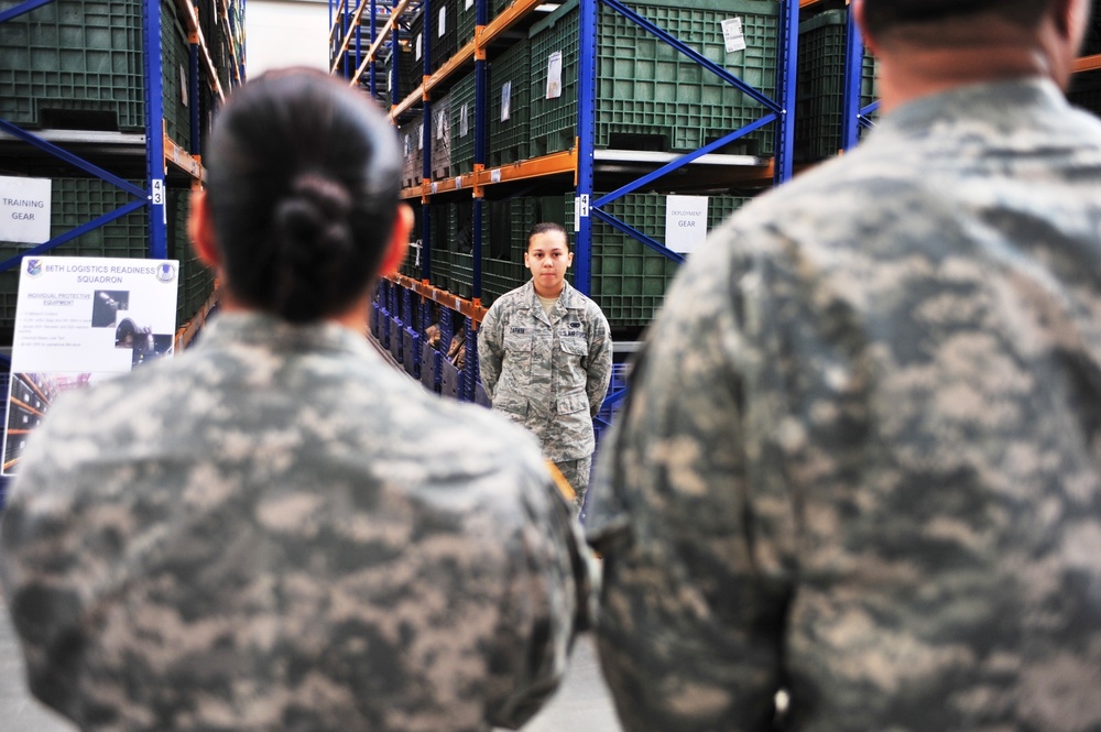 Soldiers learn the logistics of the Air Force
