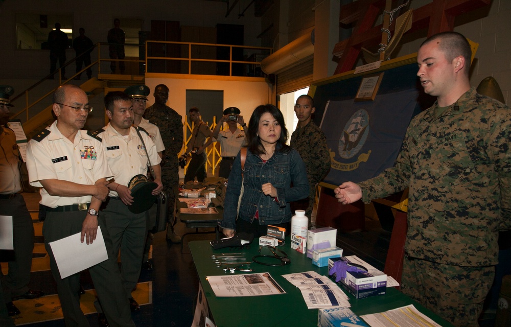 JGSDF members visit 3rd Medical Logistics Company, learn about medical capabilities