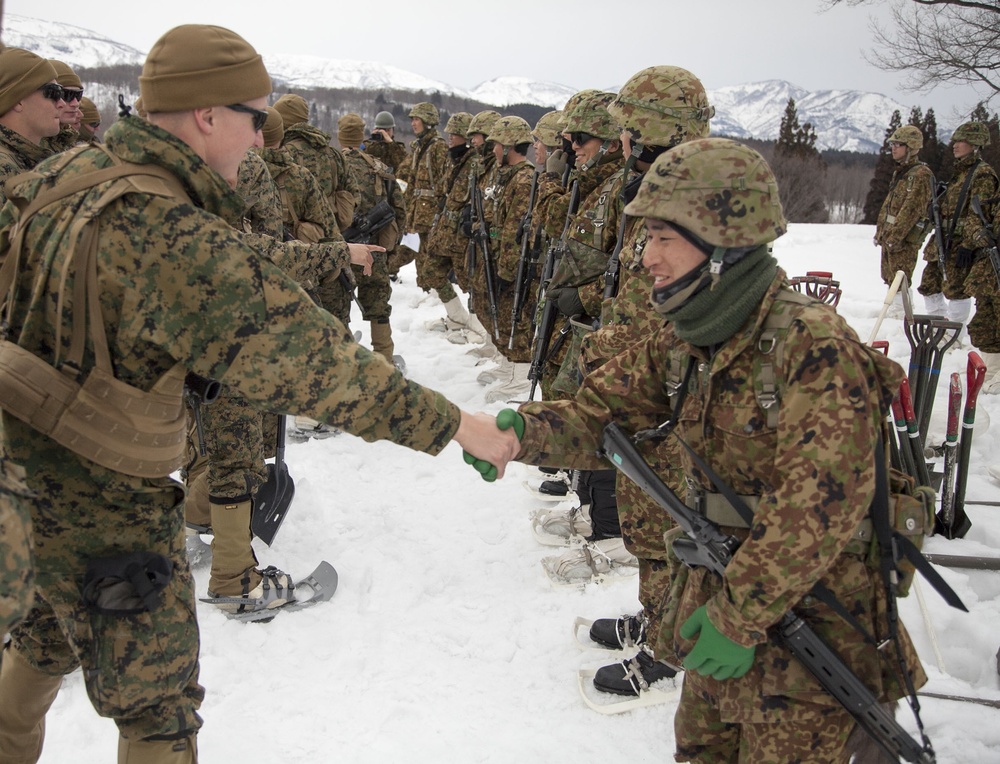 Thundering Third partners with JGSDF for snow survival training