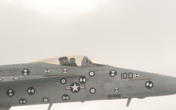 In-flight refueling pod test