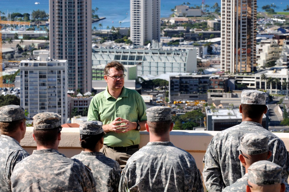 'Warfighters' visit the Battle of Nu'uanu