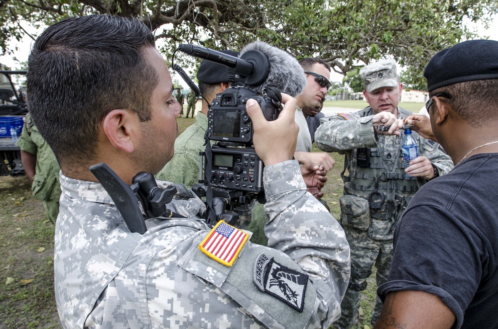 US and Belize military train on non-lethal weapons during Fused Response 2014