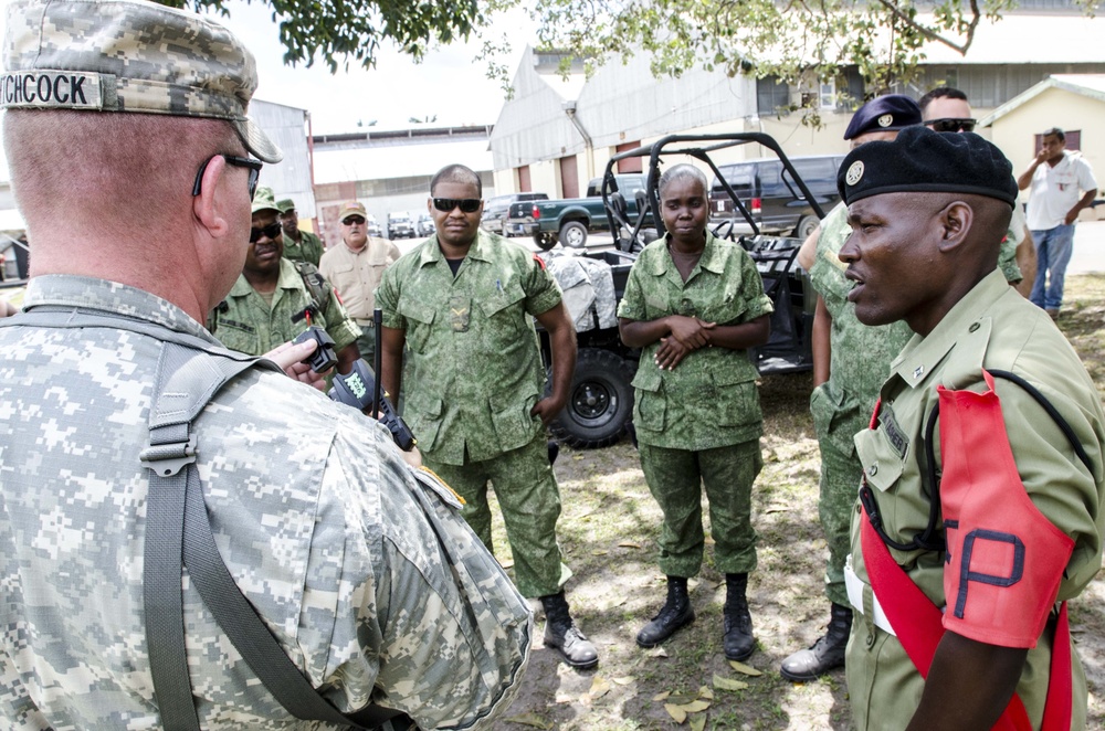 US and Belize military train on non-lethal weapons during Fused Response 2014