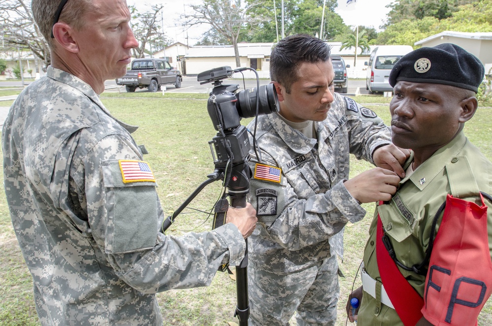 US and Belize military train on non-lethal weapons during Fused Response 2014.