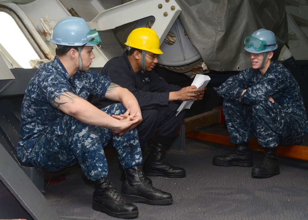 USS Blue Ridge conducts a port visit in Hong Kong