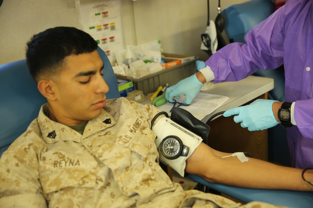 Cherry point service members donate blood
