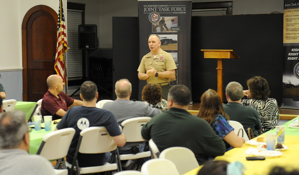 Joint Task Force Civil Support leader visits the Chesapeake Emergency Response Team (CERT)