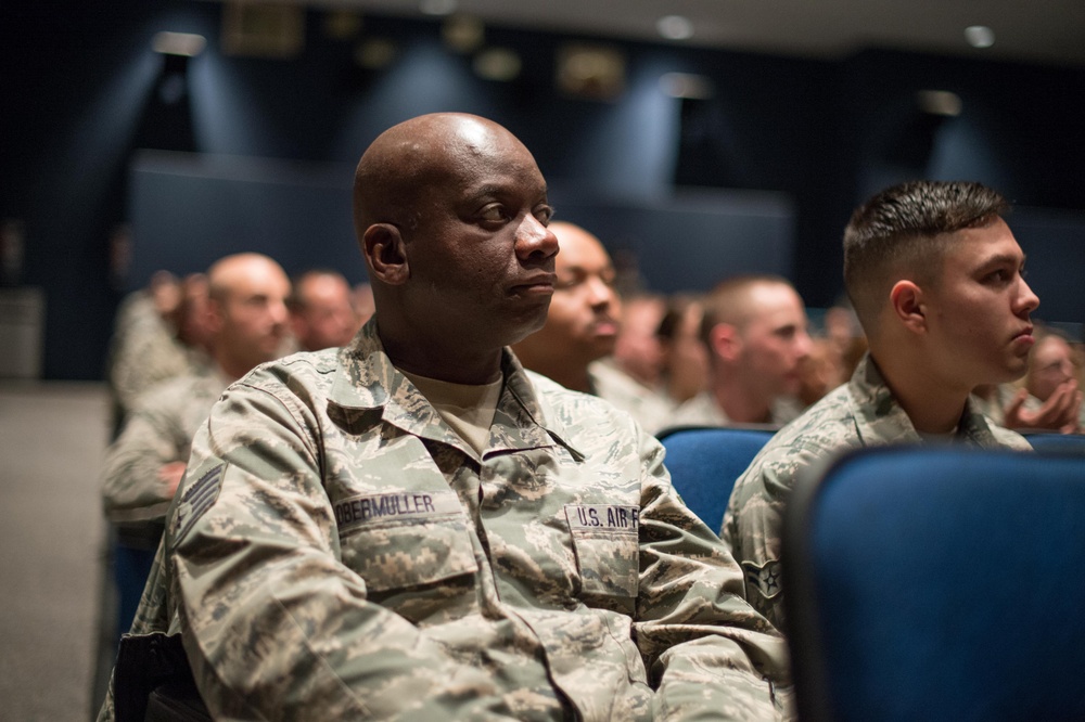 SEAC tours Air Combat Command