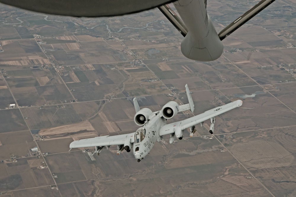KC-135s refuel Idaho's A-10s in mid-flight
