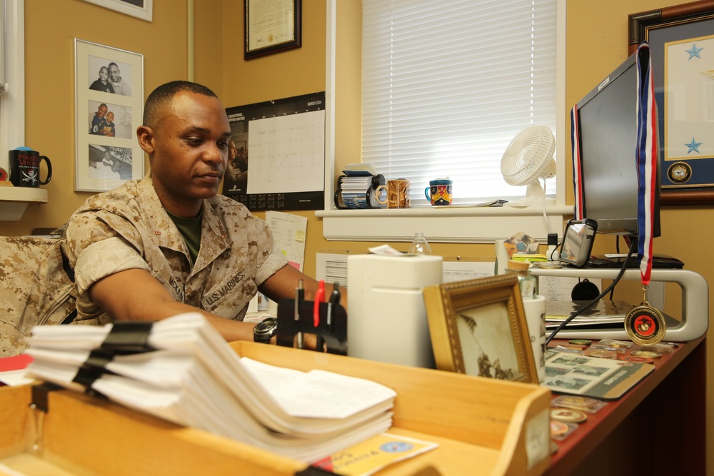 Marine recalls NMCRS assistance, spreads awareness for society